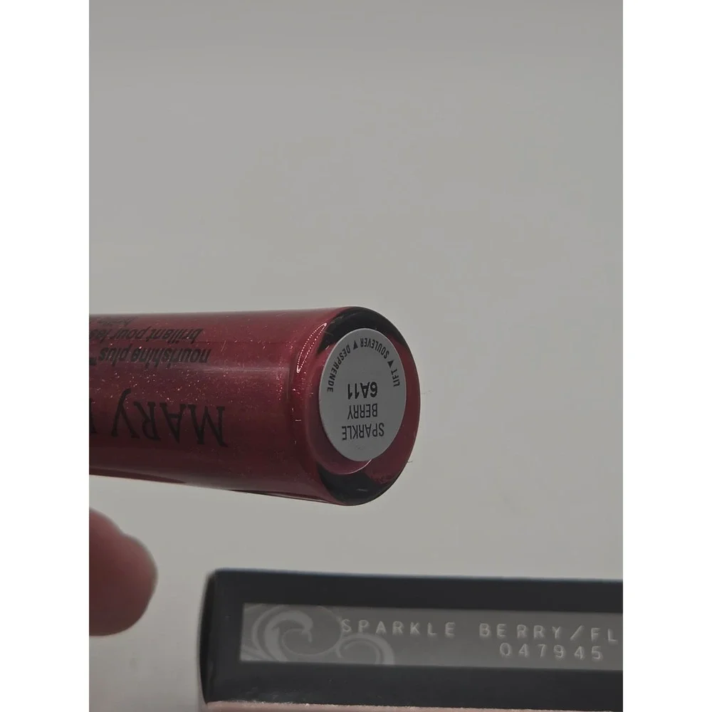 NEW IN BOX Mary Kay Nourishine Plus Lip Gloss 047945 Sparkle Berry